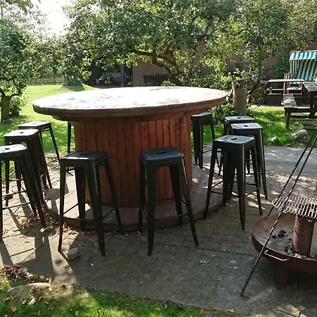 In Mit Grossem Garten